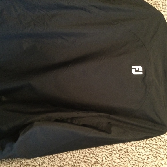 FootJoy Golf Jacket with Titleist Men's Golf cap - Picture 9 of 9